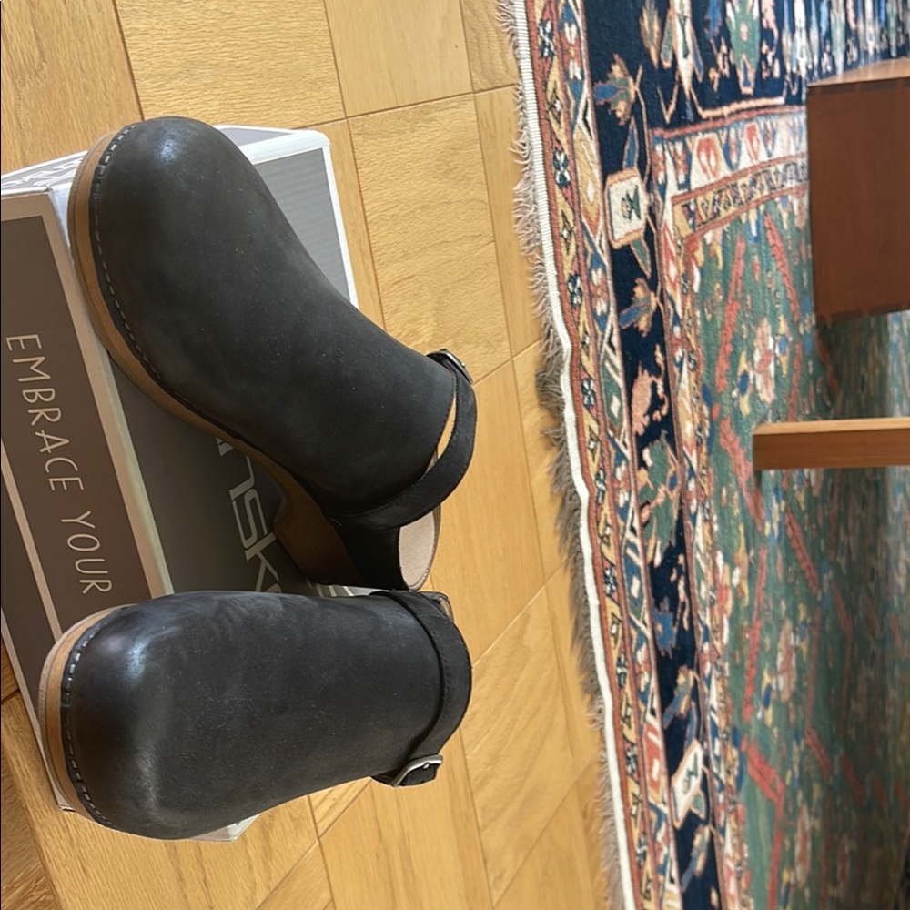 Dansko Black Mules Comfortable Slip-On Clogs
